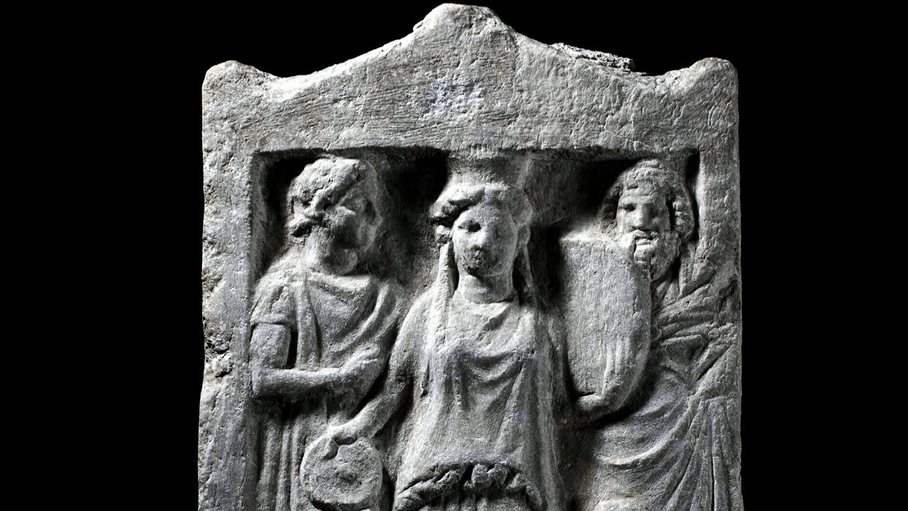Efes Antik Kenti'nde bulunan ana tanrıça steli ilk kez sergide