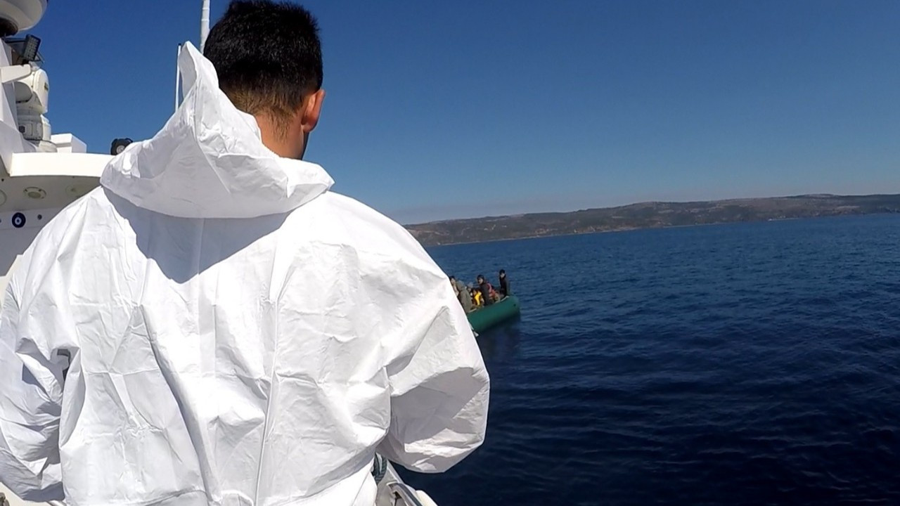 Yunanistan'ın geri ittiği 30 göçmen kurtarıldı