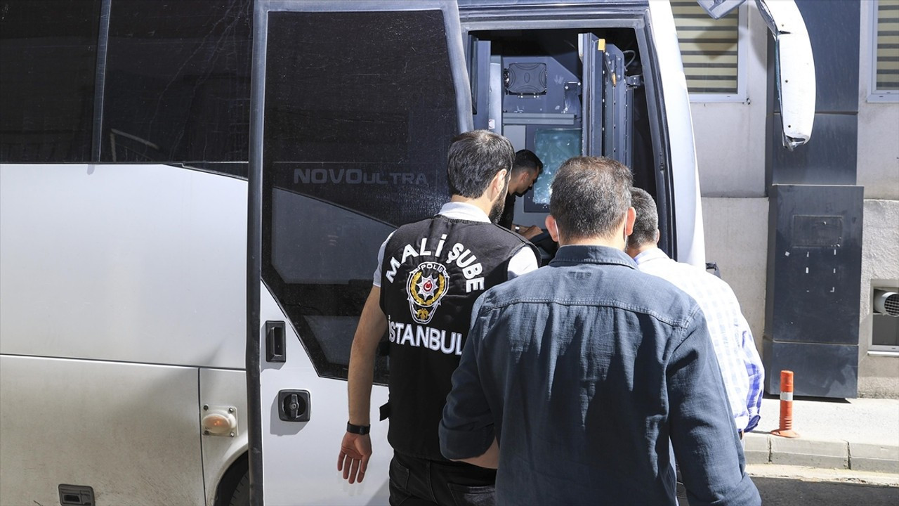 Kadıköy Belediyesindeki rüşvet operasyonunda 32 kişi tutuklandı