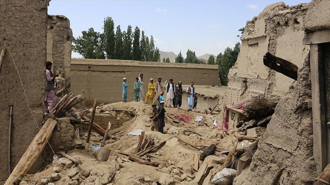 Afganistan'daki depremde hayatını kaybedenlerin sayısı 1150'ye yükseldi