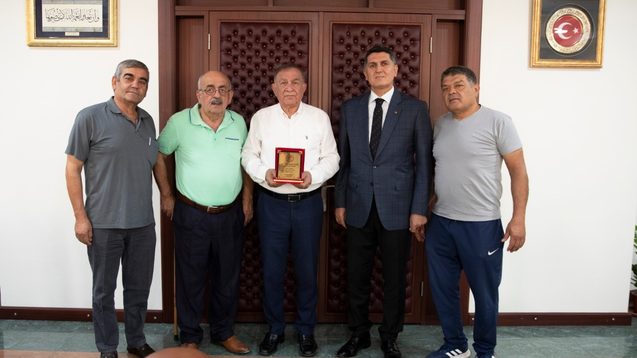 Türk Güreş Vakfından Başkan Akay’a teşekkür