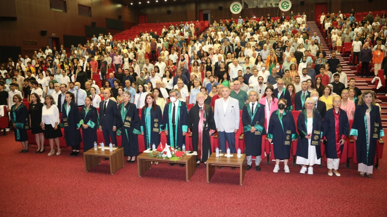 ÇÜ Tıp Fakültesi'nde 'beyaz önlük giyme' töreni