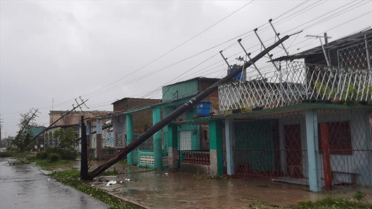 Kasırganın vurduğu Küba'nın tamamında elektrikler kesildi