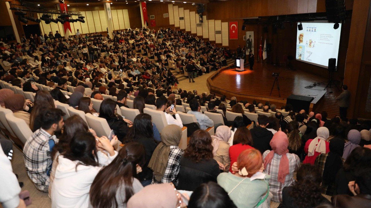 ÇÜ'de Öğretmenler Günü kutlaması yapıldı