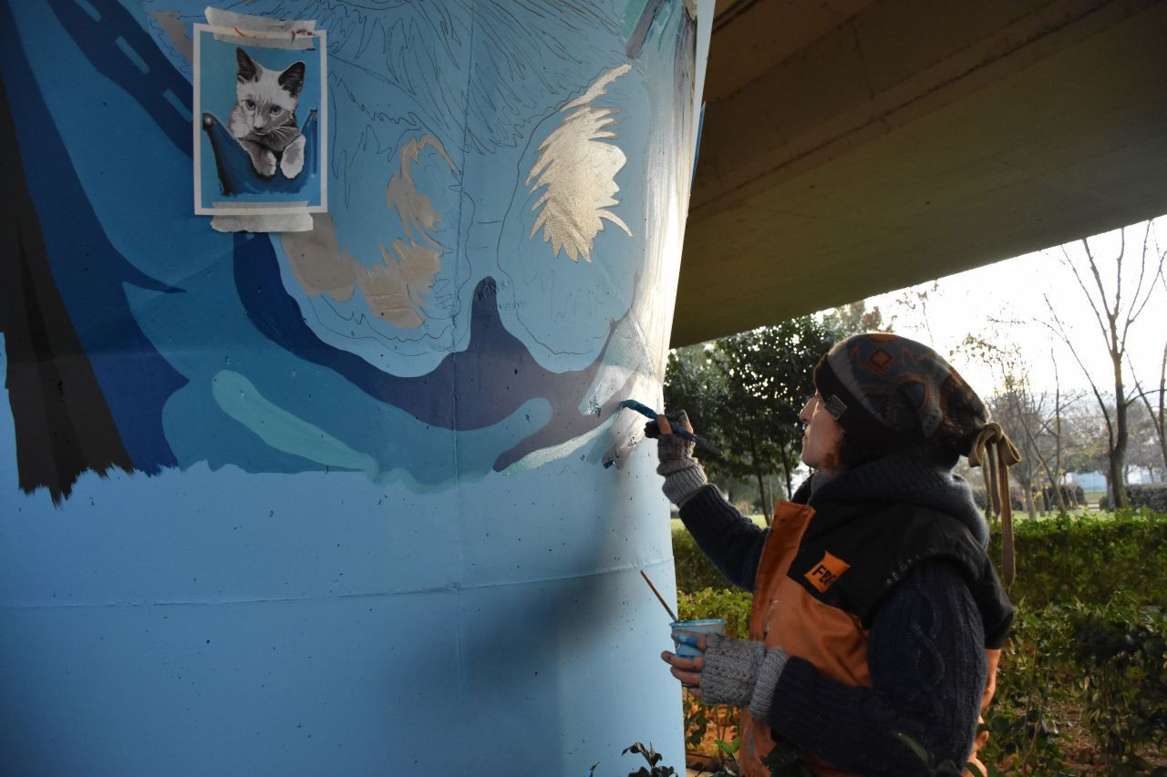 Trabzonlu ressamlar fırçalarıyla kentin duvarlarını renklendiriyor - Sayfa 1