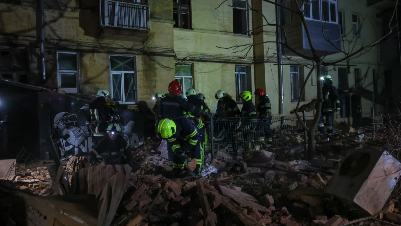 Rusya Ukrayna'nın Harkiv kentine saldırı düzenledi