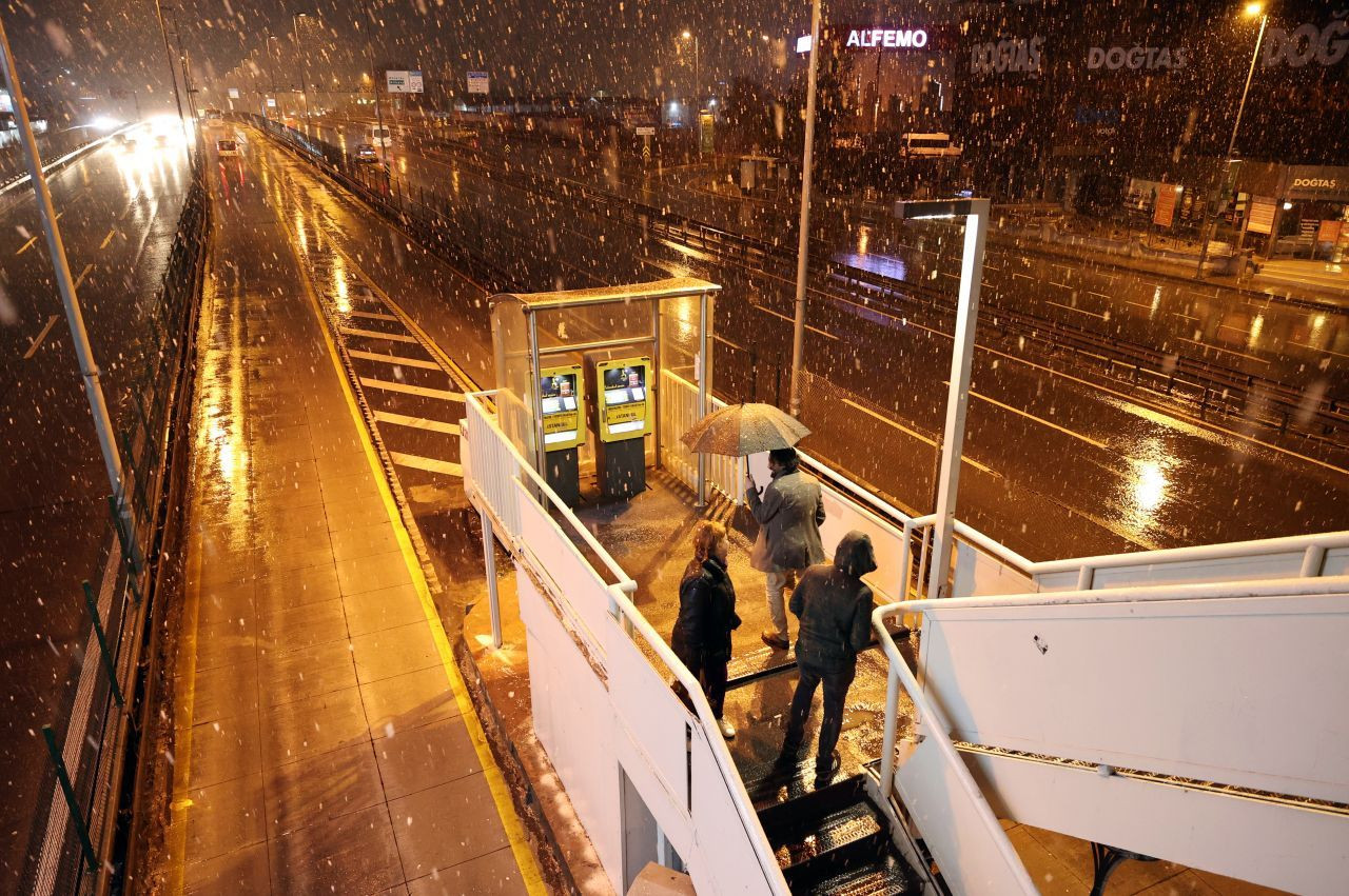 İstanbul'da kar yağışı etkili oldu - Sayfa 3