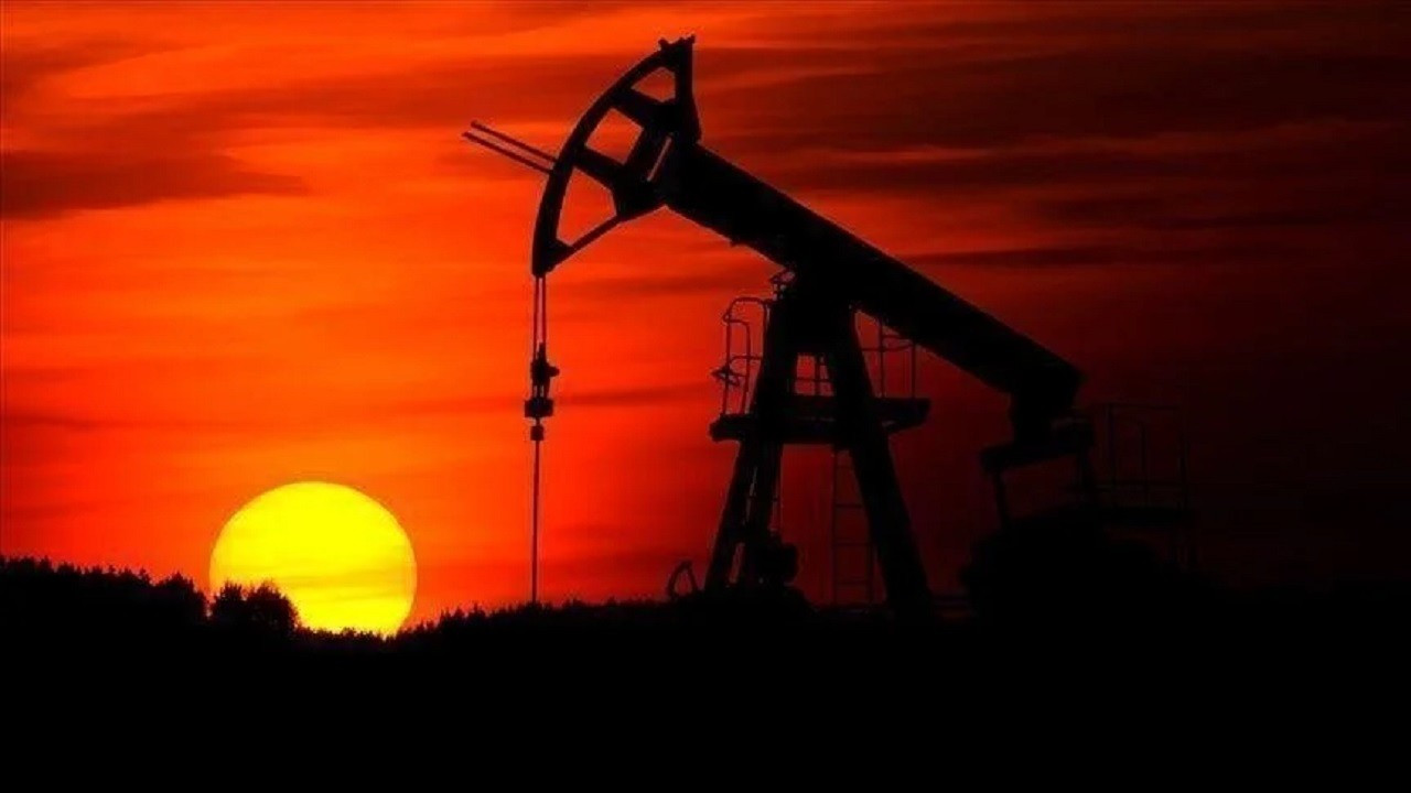 Brent petrolün varil fiyatı 76,10 dolar