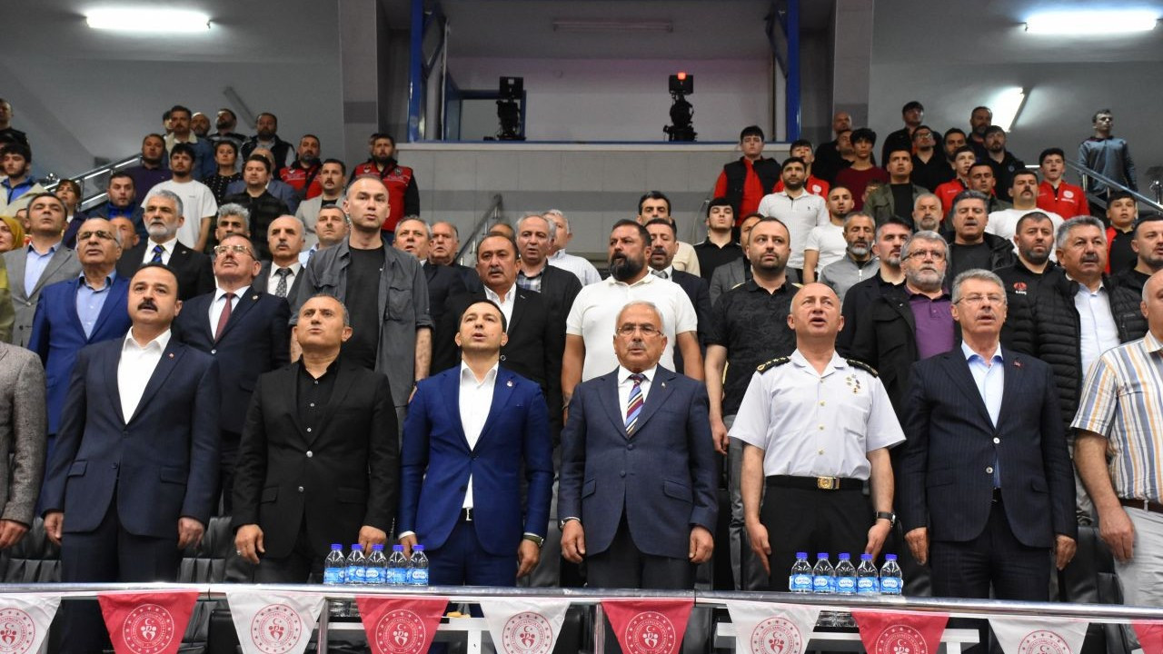 Büyükler Grekoromen Güreş Türkiye Şampiyonası'nın açılış seremonisi Ordu'da yapıldı