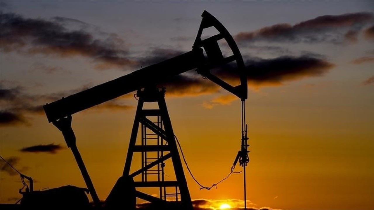 Brent petrolün varil fiyatı 82,16 dolar