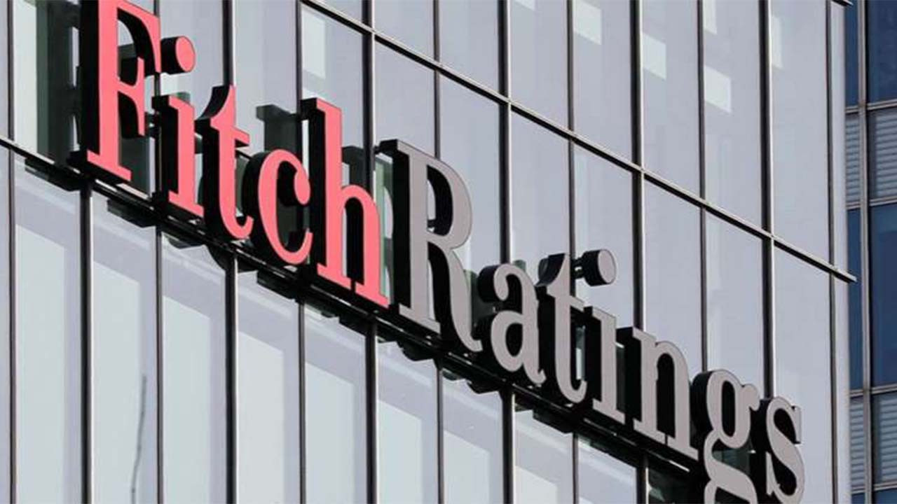 Fitch 11 Türk şirketin görünümünü yükseltti