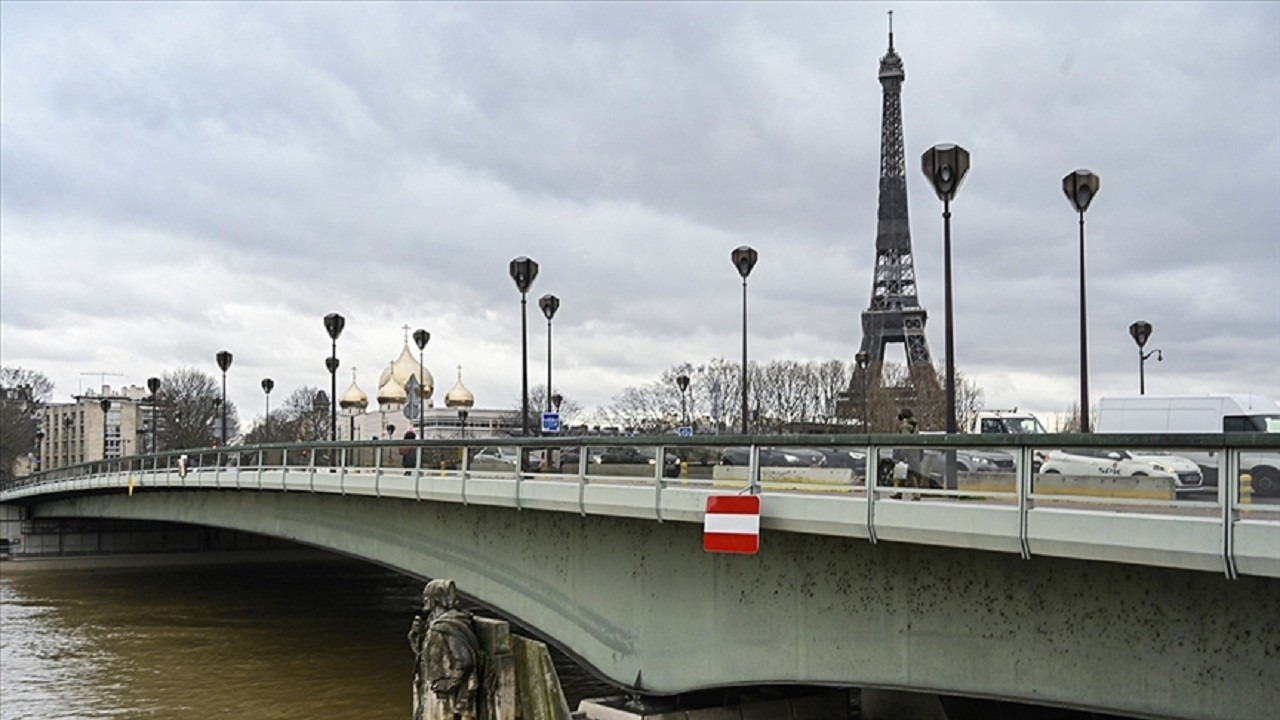 Fransa'da kuvvetli fırtına ve yağış riski nedeniyle 33 bölgede "turuncu alarm" verildi