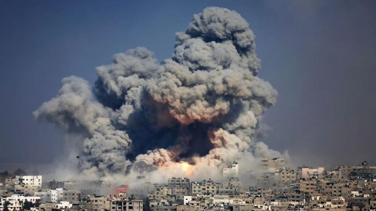 Gazze'ye atılan bombaların gücü Hiroşima'ya atılan atom bombasıyla eşdeğer!