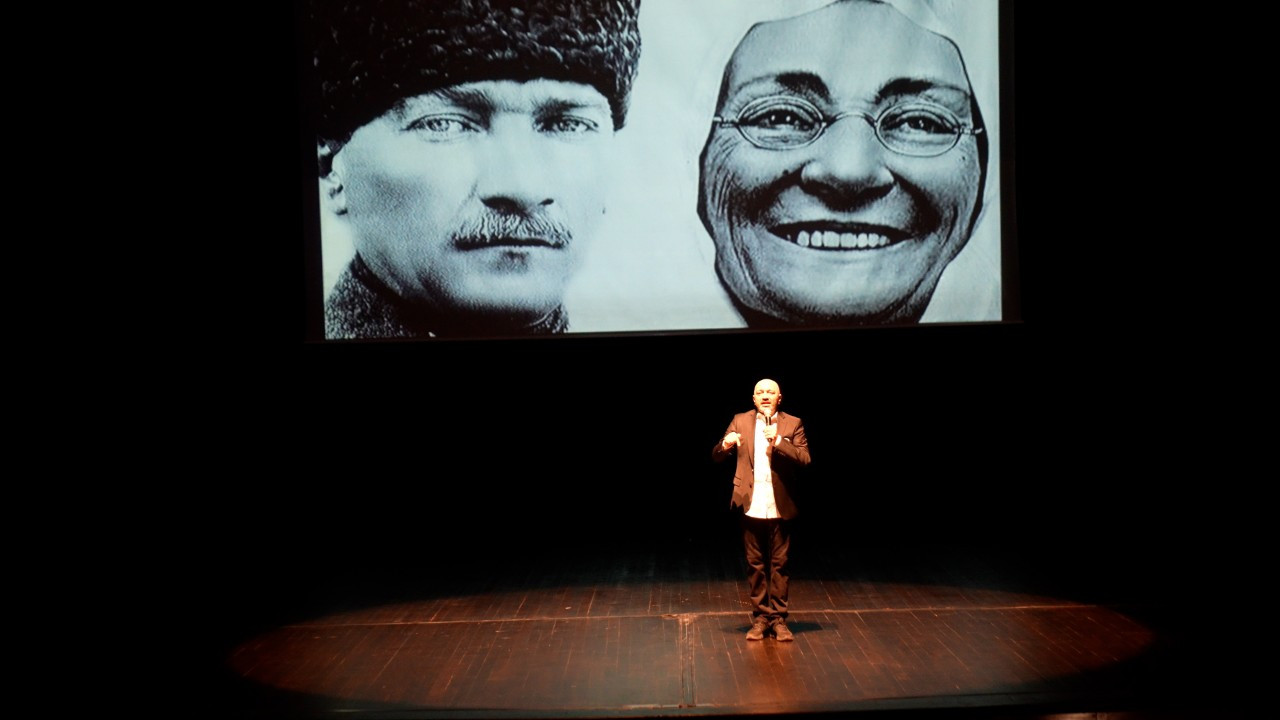 Ceyhun Yılmaz, ‘Cumhuriyetimizin 100. Yılında Atatürk’ söyleşisinde Mersinlilerle bir araya geldi