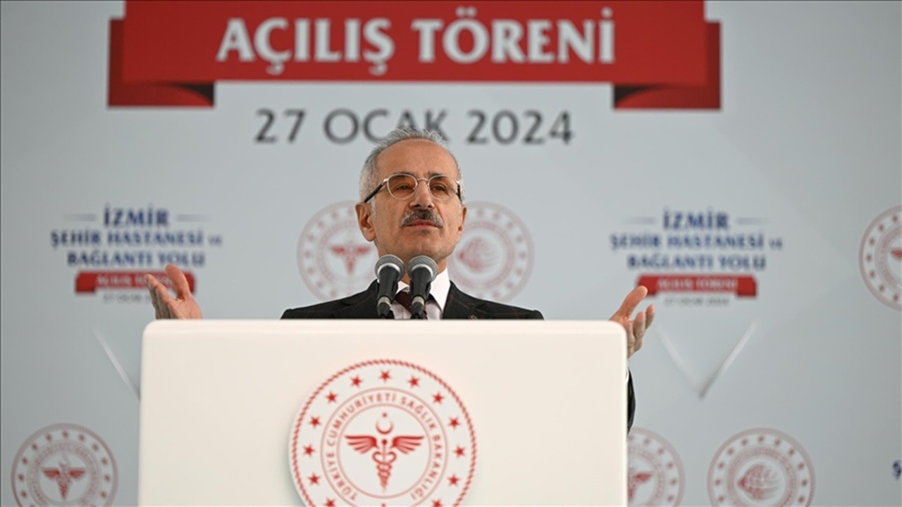Uraloğlu: İzmir'de AK Parti iktidarları zamanında tam 215 milyar liralık ulaşım yatırımı yaptık