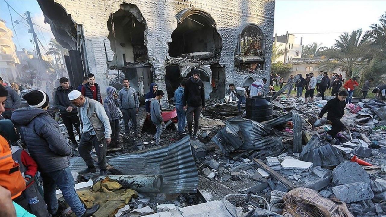 İsrail, Gazze Şeridi'ne saldırılarının 128'inci gününde de onlarca kişiyi öldürdü