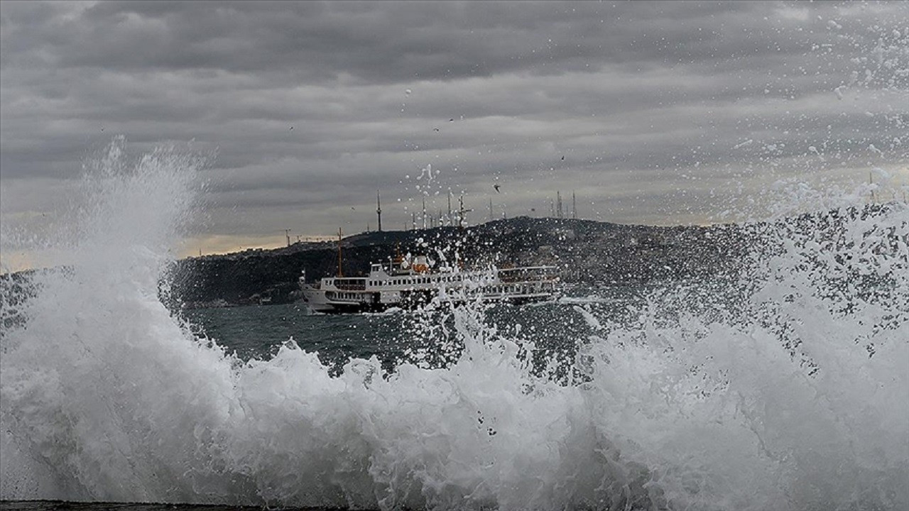 İstanbul'da vapur seferlerine hava muhalefeti