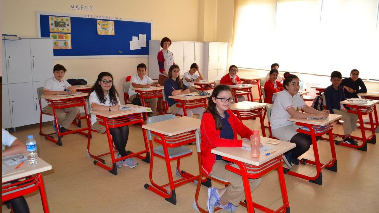 Mersin'de yarın okullar tatil mi 14 Şubat Çarşamba Mersin Valiliği yeni okul tatil açıklaması
